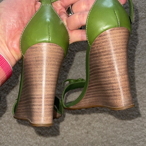 *DONATED to DRESS FOR SUCCESS*
Authentic Tod’s Zeppa Wedge Sandal, Sz 9 - Picture 5 of 9